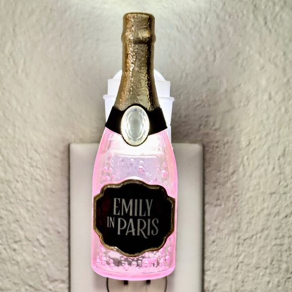 CHAMPAGNE BOTTLE Nightlight Scent Control Wallflowers Plug + Refill - Picture 5 of 5